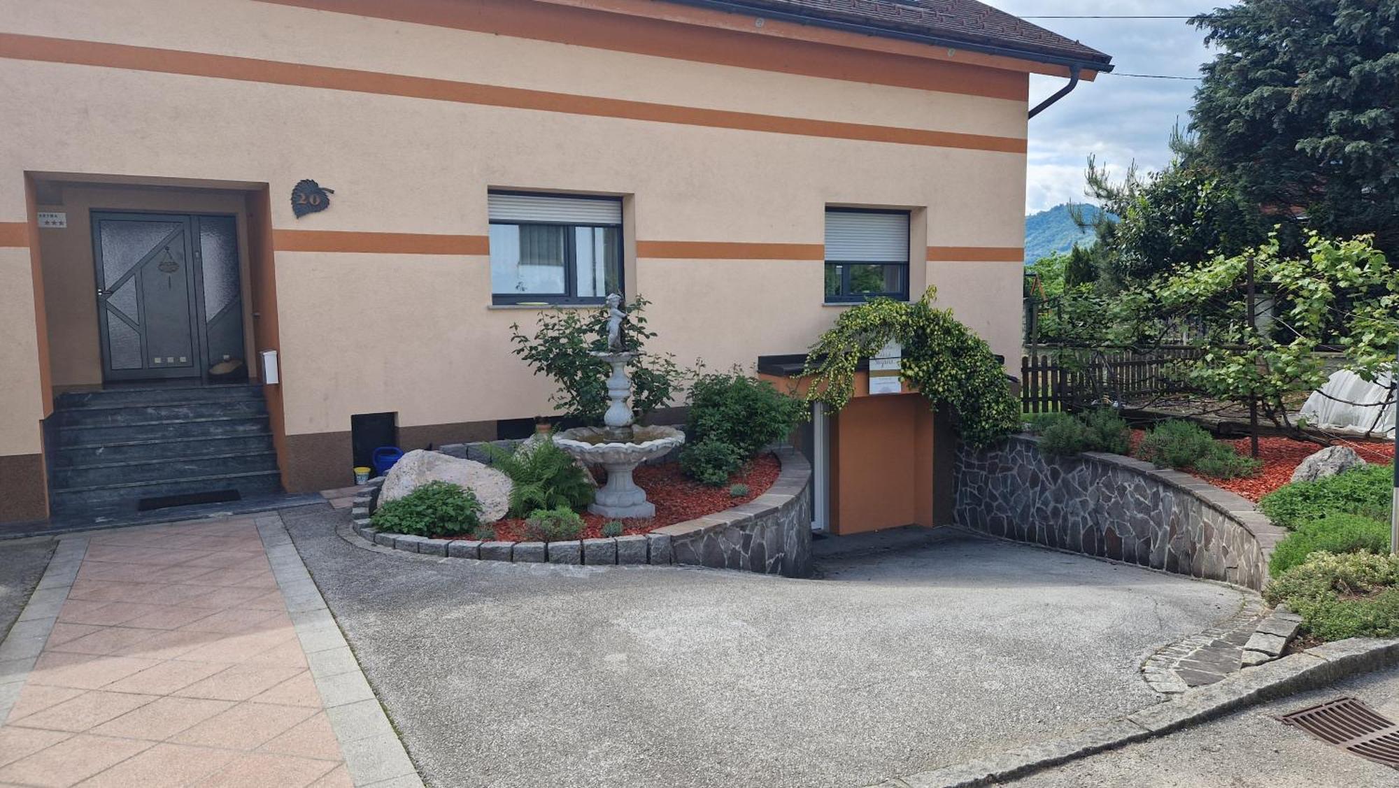 Hisa Bizjak Kranj Exterior foto